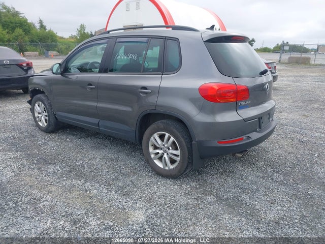 2015 Volkswagen Tiguan S/se/sel/r-line მანქანა იყიდება აუქციონზე, vin: WVGHV7AX1FW533307, აუქციონის ნომერი: 12665098