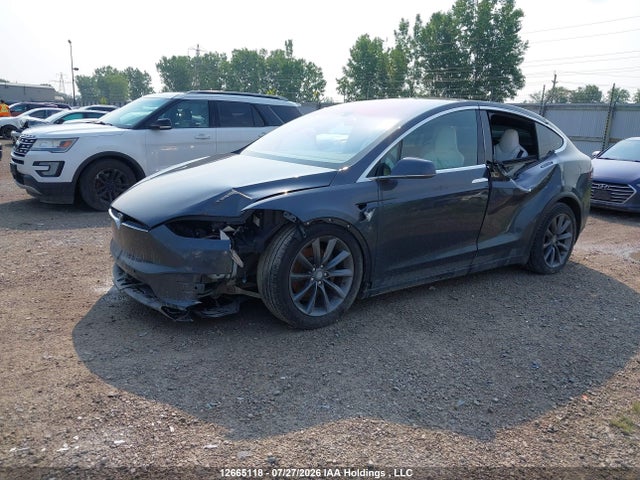 Tesla Model X 60d/70d/75d/90d/p100d 2016 5YJXCBE26GF013777 Image 2