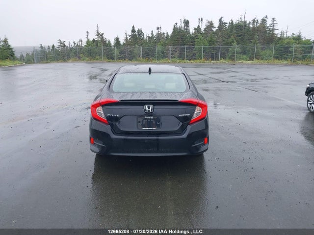 Honda Civic Touring 2016 2HGFC1F95GH101832 Image 17