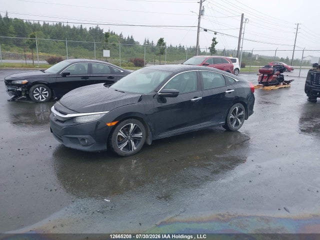 Honda Civic Touring 2016 2HGFC1F95GH101832 Image 2