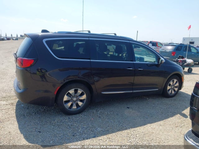 Chrysler Pacifica Hybrid Platinum 2017 2C4RC1N75HR779214 Image 13