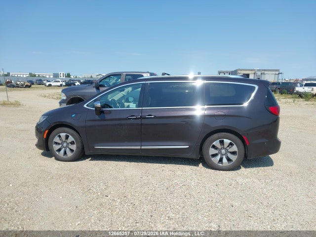 Chrysler Pacifica Hybrid Platinum 2017 2C4RC1N75HR779214 Image 14