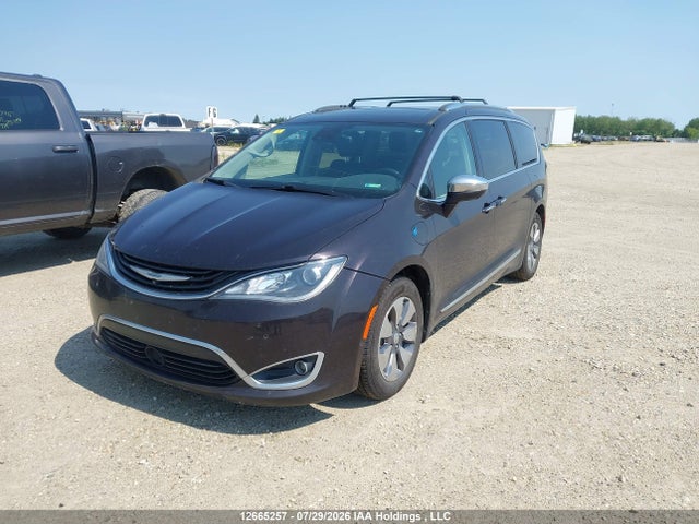Chrysler Pacifica Hybrid Platinum 2017 2C4RC1N75HR779214 Image 2