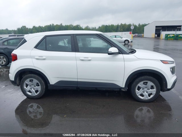 Hyundai Venue Essential 2024 KMHRB8A30RU286636 Image 13