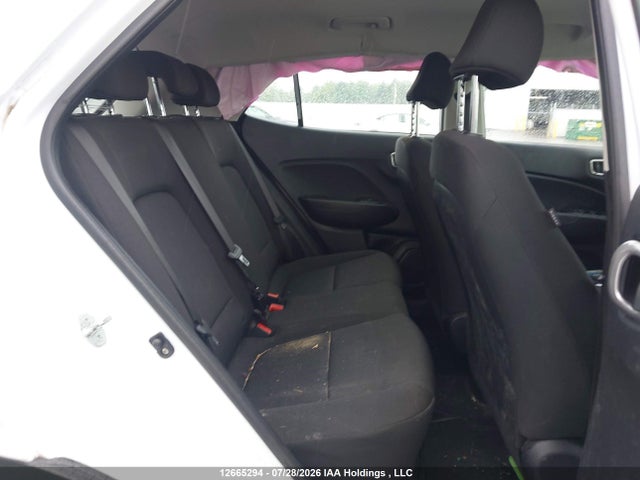Hyundai Venue Essential 2024 KMHRB8A30RU286636 Image 8