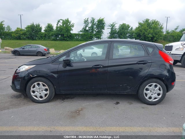 12641904 :رقم المزاد ، 3FADP4EJ3DM221865 vin ، 2013 Ford Fiesta Se مزاد بيع