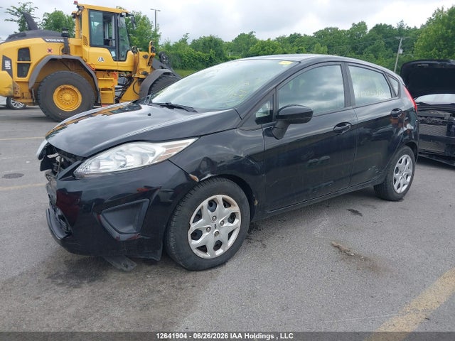 12641904 :رقم المزاد ، 3FADP4EJ3DM221865 vin ، 2013 Ford Fiesta Se مزاد بيع