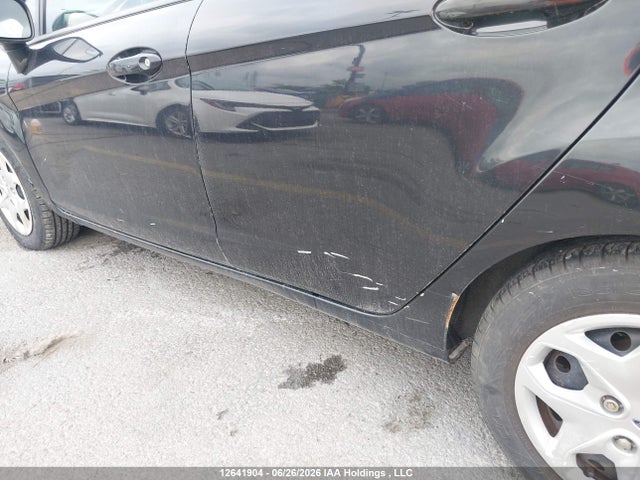 12641904 :رقم المزاد ، 3FADP4EJ3DM221865 vin ، 2013 Ford Fiesta Se مزاد بيع
