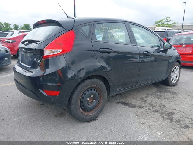 12641904 :رقم المزاد ، 3FADP4EJ3DM221865 vin ، 2013 Ford Fiesta Se مزاد بيع
