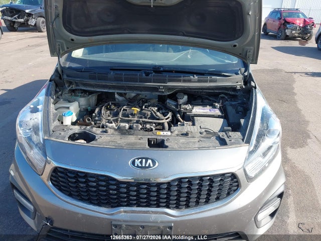 KIA Rondo 2017 KNAHT8A31H7175858 Image 10