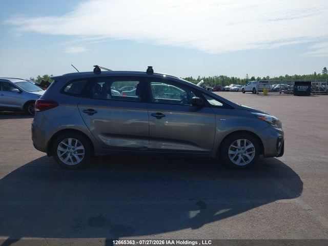 KIA Rondo 2017 KNAHT8A31H7175858 Image 13