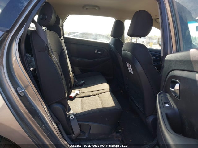 KIA Rondo 2017 KNAHT8A31H7175858 Image 8