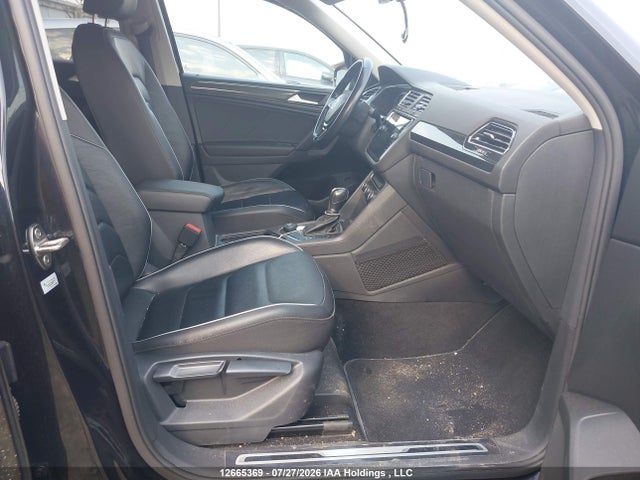 Продаж на аукціоні авто 2019 Volkswagen Tiguan Highline, vin: 3VV4B7AX7KM138605, номер лоту: 12665369