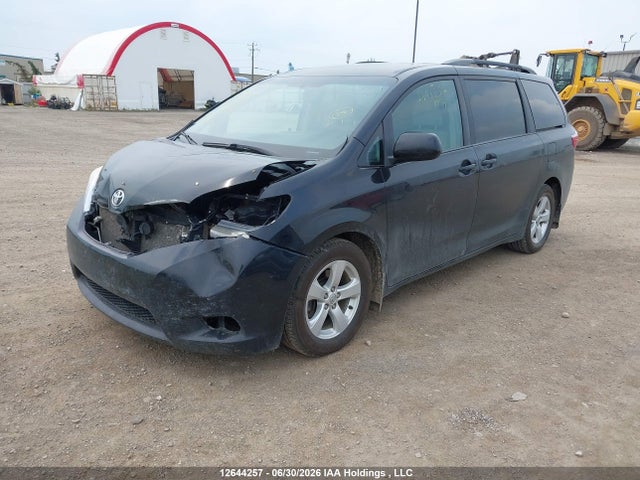 Toyota Sienna Le V6 2015 5TDKK3DC6FS548843 Image 2