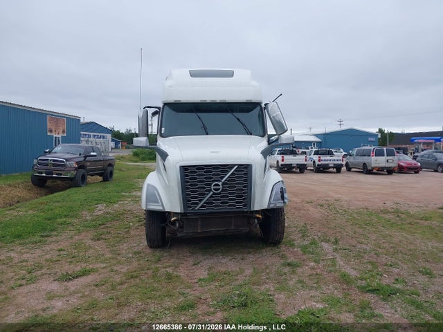 2021 Volvo Vn L მანქანა იყიდება აუქციონზე, vin: 4V4NC9EH1MN272862, აუქციონის ნომერი: 12665386