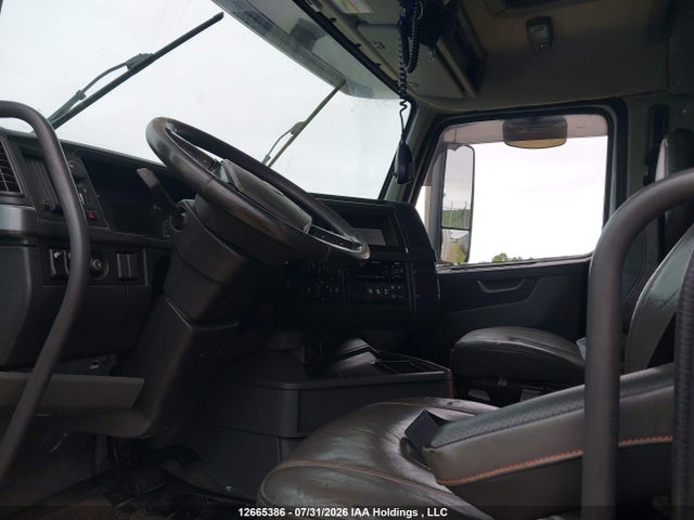 2021 Volvo Vn L მანქანა იყიდება აუქციონზე, vin: 4V4NC9EH1MN272862, აუქციონის ნომერი: 12665386