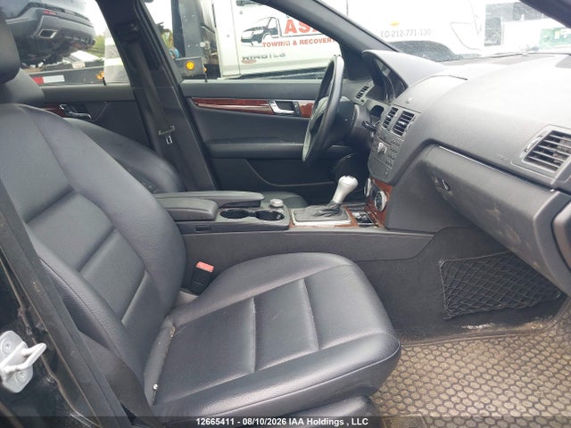 2010 Mercedes-benz C-class მანქანა იყიდება აუქციონზე, vin: WDDGF8FB1AF519003, აუქციონის ნომერი: 12665411