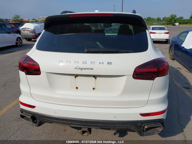 Porsche Cayenne 2015 WP1AF2A27FLA40788 Image 17