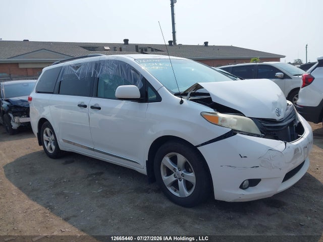 Aukcja sprzedaży 2012 Toyota Sienna, vin: 5TDZK3DC2CS256441, numer aukcji: 12665440