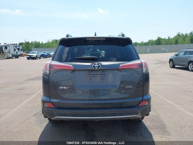 Toyota Rav4 Xle 2018 2T3WFREV9JW409886 Image 17