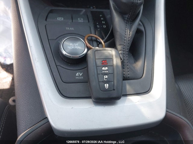 2020 Toyota Rav4 Hybrid Limited მანქანა იყიდება აუქციონზე, vin: 2T3DWRFV1LW047867, აუქციონის ნომერი: 12665578