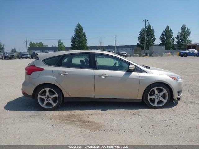 Ford FOCUS SE 2017 1FADP3K28HL250356 Image 14