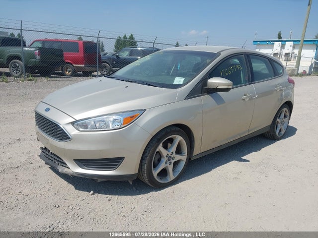 Ford FOCUS SE 2017 1FADP3K28HL250356 Image 2