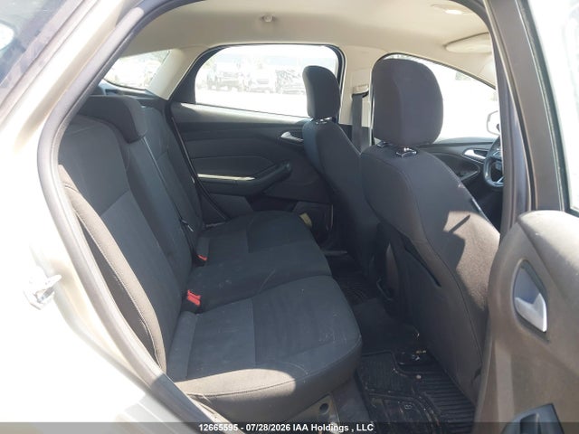 Ford FOCUS SE 2017 1FADP3K28HL250356 Image 8