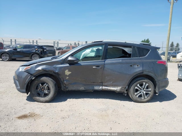 12665641 :رقم المزاد ، 2T3BFREV4GW513760 vin ، 2016 Toyota Rav4 Le مزاد بيع