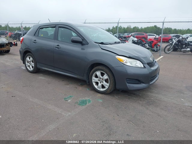 12665662 :رقم المزاد ، 2T1KU4EE4BC690725 vin ، 2011 Toyota Corolla Matrix مزاد بيع