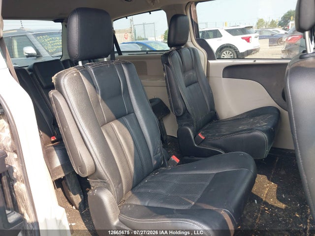 2016 Chrysler Town & Country Touring L მანქანა იყიდება აუქციონზე, vin: 2C4RC1CG5GR282777, აუქციონის ნომერი: 12665675
