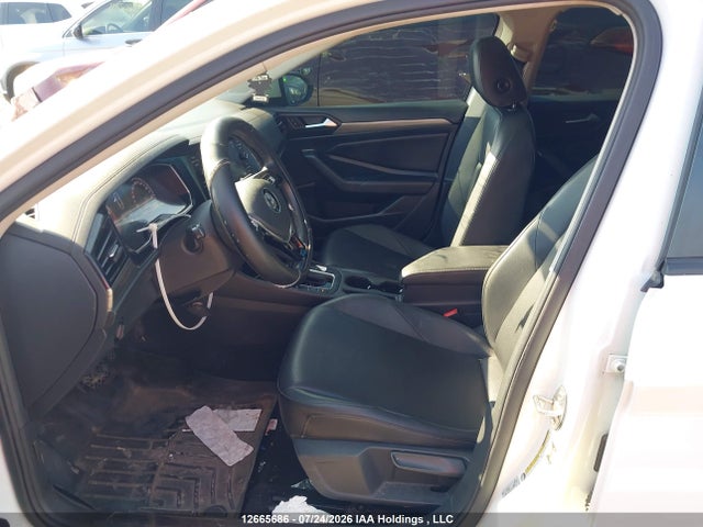 3VWE57BU8KM029405 Volkswagen JETTA SEL