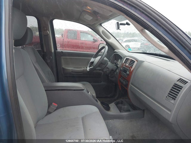 2005 Dodge Dakota Quad Slt მანქანა იყიდება აუქციონზე, vin: 1D7HW48K75S261321, აუქციონის ნომერი: 12665700