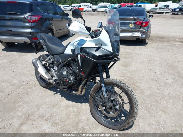 2024 MLHPC7260R5000271 zdjęcie główne