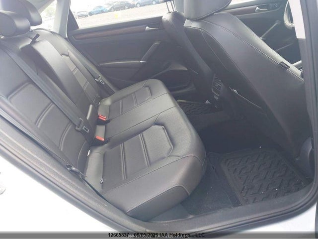 1VWBA7A30NC008089 Volkswagen Passat 2.0t Limited Edition