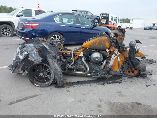 Harley-Davidson Flhtcutg Tri Glide Ultra 2014 5HD1MALA2EB853344 Image 13