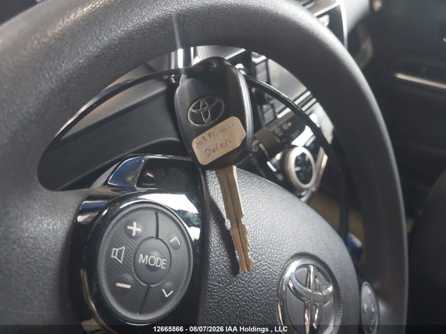 Toyota PRIUS C 2018 JTDKDTB30J1609249 Image 11