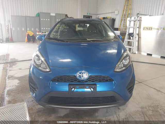 Toyota PRIUS C 2018 JTDKDTB30J1609249 Image 13
