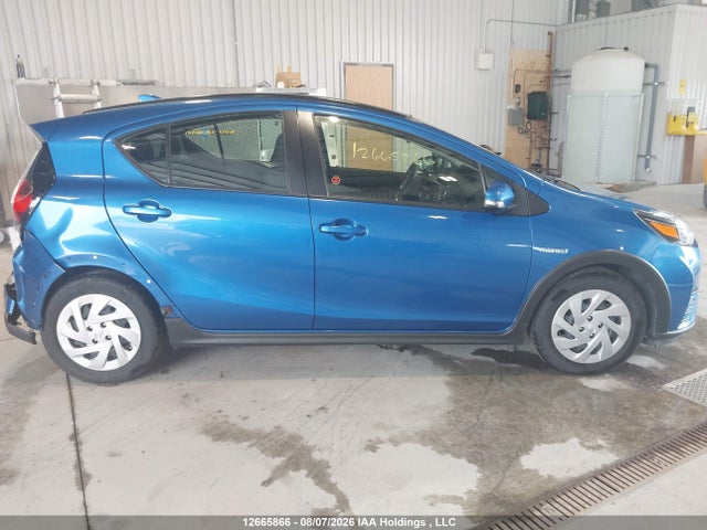 Toyota PRIUS C 2018 JTDKDTB30J1609249 Image 14