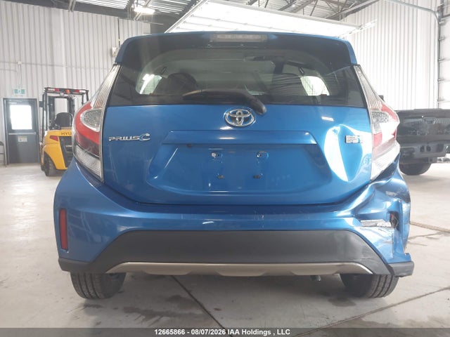 Toyota PRIUS C 2018 JTDKDTB30J1609249 Image 17