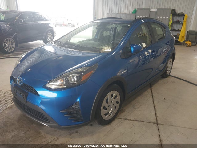 Toyota PRIUS C 2018 JTDKDTB30J1609249 Image 2