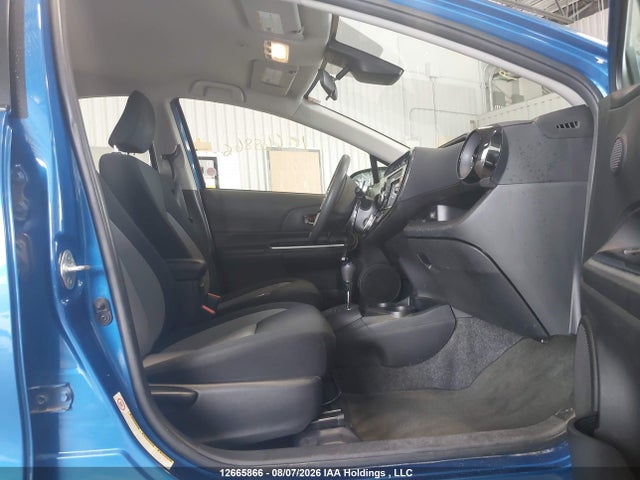 Toyota PRIUS C 2018 JTDKDTB30J1609249 Image 5