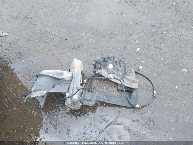 2024 Tesla Model Y მანქანა იყიდება აუქციონზე, vin: 7SAYGDEE9RF026429, აუქციონის ნომერი: 12665869