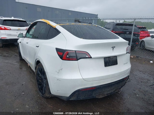 2024 Tesla Model Y მანქანა იყიდება აუქციონზე, vin: 7SAYGDEE9RF026429, აუქციონის ნომერი: 12665869