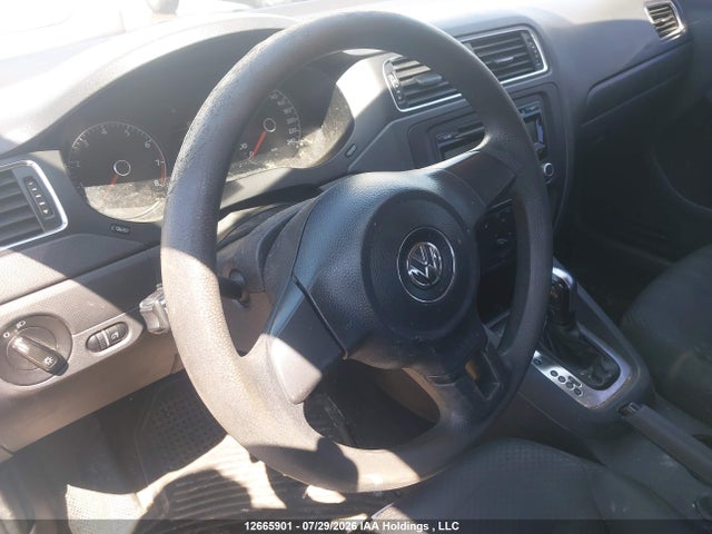 12665901 :رقم المزاد ، 3VW2K7AJ6DM422230 vin ، 2013 Volkswagen Jetta 2.0l Trendline/2.0l Trendline+ مزاد بيع