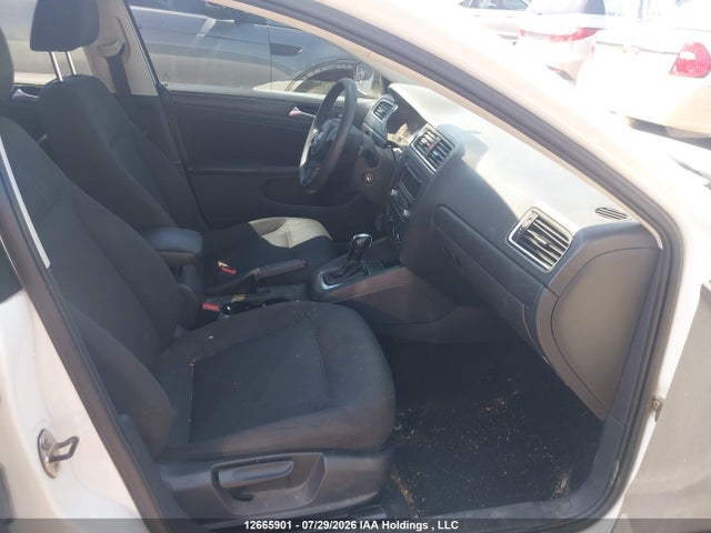 12665901 :رقم المزاد ، 3VW2K7AJ6DM422230 vin ، 2013 Volkswagen Jetta 2.0l Trendline/2.0l Trendline+ مزاد بيع