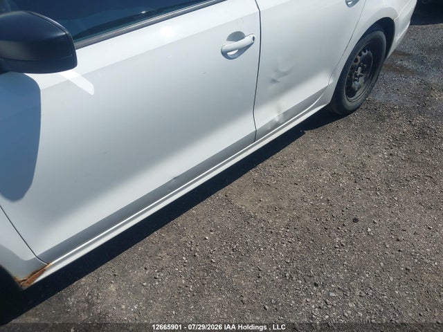 12665901 :رقم المزاد ، 3VW2K7AJ6DM422230 vin ، 2013 Volkswagen Jetta 2.0l Trendline/2.0l Trendline+ مزاد بيع