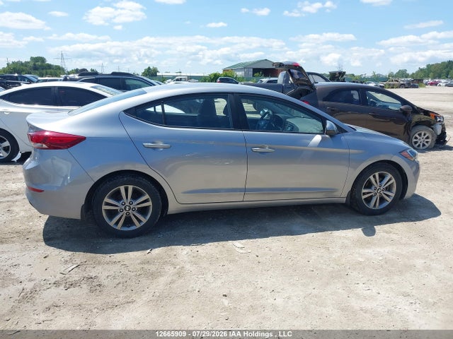 Hyundai ELANTRA SE 2017 5NPD74LFXHH135490 Image 13