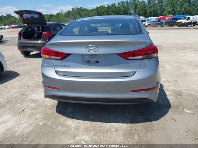 Hyundai ELANTRA SE 2017 5NPD74LFXHH135490 Image 16