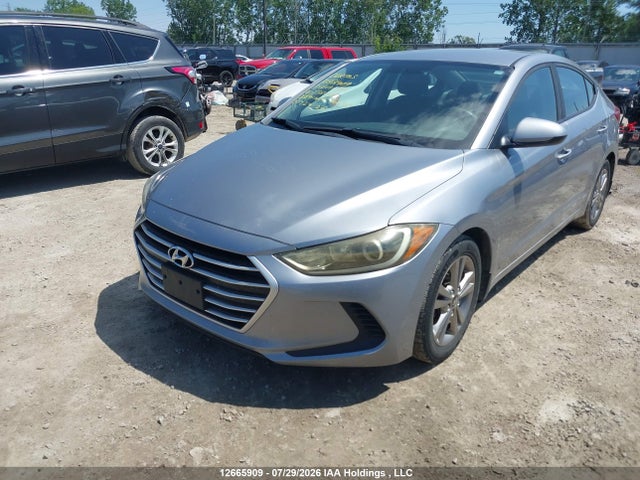 Hyundai ELANTRA SE 2017 5NPD74LFXHH135490 Image 2